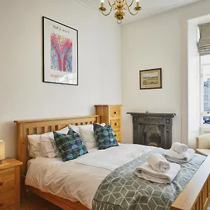 Apartment Comely Bank 